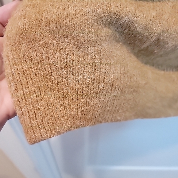 Cozy Tan Sweater with Floral Sleeves Size XL - Picture 9 of 9